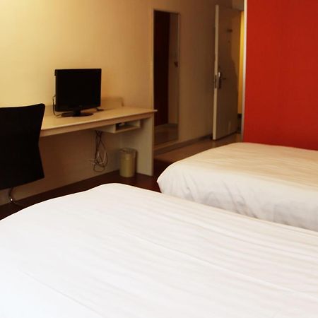 Hanting Hotel Changchun Qimao City Zimmer foto